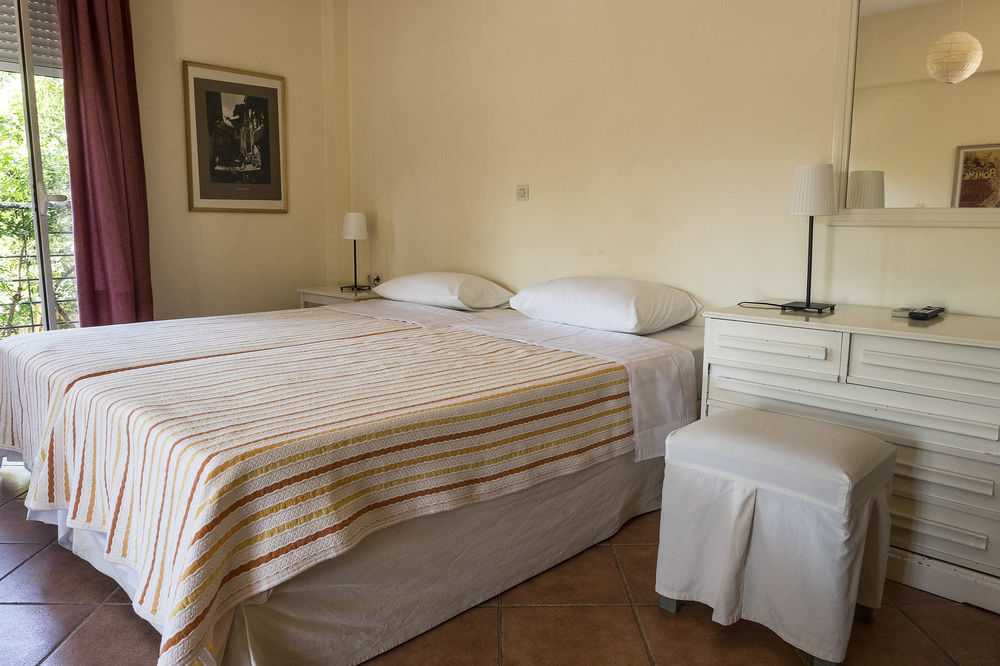 Rex Hotel - Bebeka'S Zacharo Esterno foto